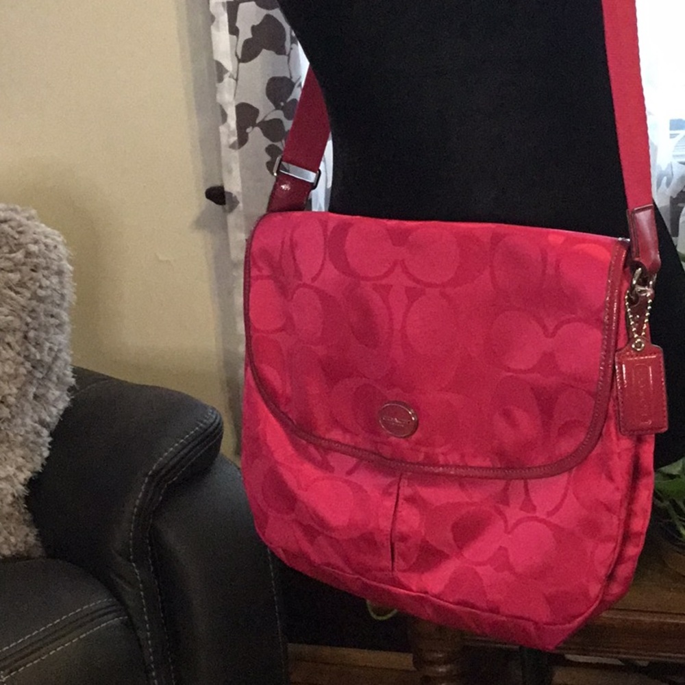 Coach Crossbody Sachel 👛